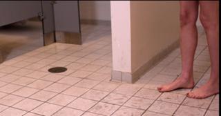 Haley Bennett feet photo thumbnail