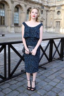 Haley Bennett feet photo thumbnail