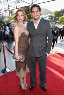 Haley Bennett feet photo thumbnail