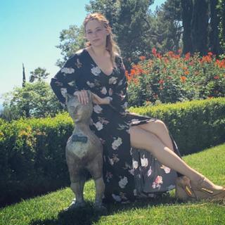 Haley Bennett feet photo thumbnail