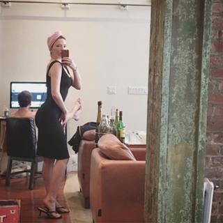 Haley Bennett feet photo thumbnail