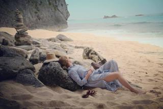 Haley Bennett feet photo thumbnail