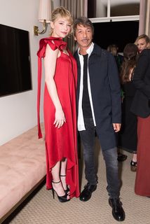 Haley Bennett feet photo thumbnail