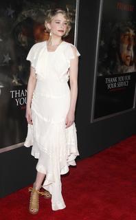 Haley Bennett feet photo thumbnail