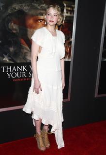 Haley Bennett feet photo thumbnail