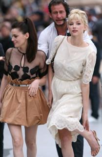 Haley Bennett feet photo thumbnail
