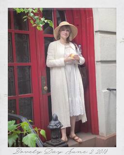 Haley Bennett feet photo thumbnail