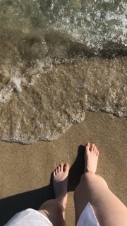 Haley Bennett feet photo thumbnail