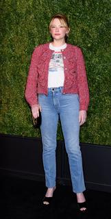 Haley Bennett feet photo thumbnail