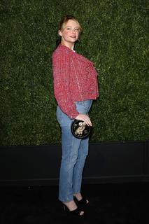 Haley Bennett feet photo thumbnail