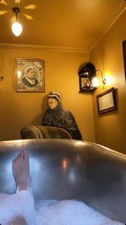 Haley Bennett feet photo thumbnail