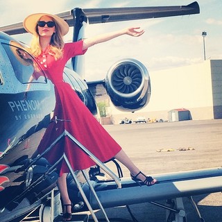 Haley Bennett feet photo thumbnail