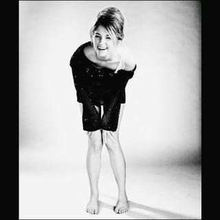 Haley Bennett feet photo thumbnail