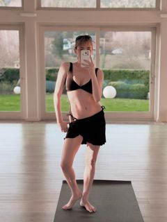 Haley Bennett feet photo 5