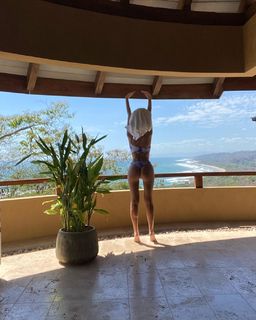 Haley Kalil feet photo thumbnail