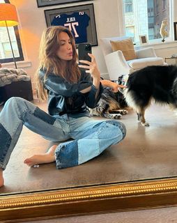 Haley Kalil feet photo thumbnail