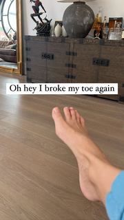 Haley Kalil feet photo thumbnail