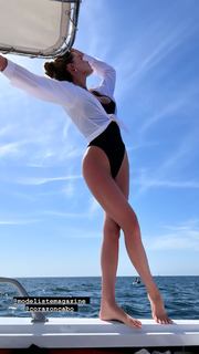 Haley Kalil feet photo thumbnail