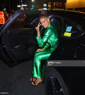 Haley Kalil feet photo thumbnail