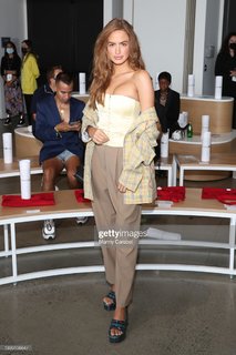 Haley Kalil feet photo thumbnail