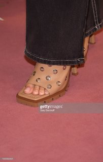 Haley Kalil feet photo thumbnail