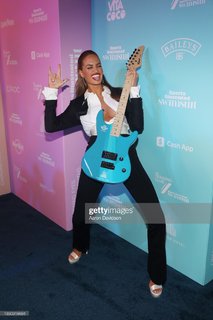 Haley Kalil feet photo thumbnail