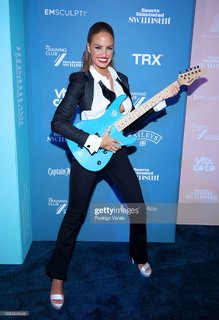 Haley Kalil feet photo thumbnail