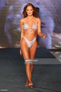 Haley Kalil feet photo thumbnail