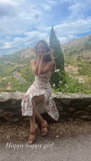 Haley Kalil feet photo thumbnail