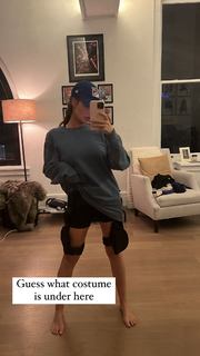 Haley Kalil feet photo thumbnail