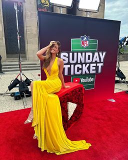 Haley Kalil feet photo thumbnail