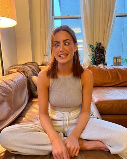 Haley Kalil feet photo thumbnail