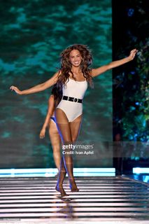 Haley Kalil feet photo 10