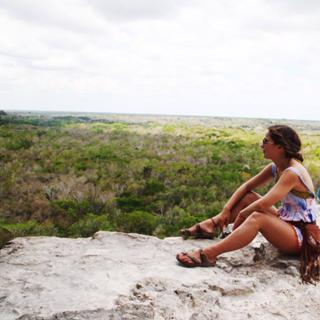 Haley Lu Richardson feet photo thumbnail
