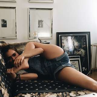 Haley Lu Richardson feet photo thumbnail