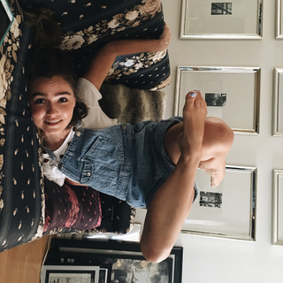 Haley Lu Richardson feet photo thumbnail