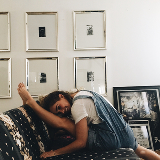 Haley Lu Richardson feet photo thumbnail