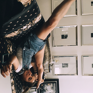 Haley Lu Richardson feet photo thumbnail