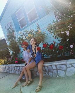Haley Lu Richardson feet photo thumbnail