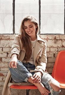 Haley Lu Richardson feet photo thumbnail