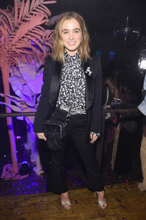 Haley Lu Richardson feet photo thumbnail