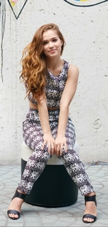Haley Lu Richardson feet photo thumbnail