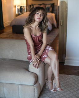 Haley Lu Richardson feet photo thumbnail