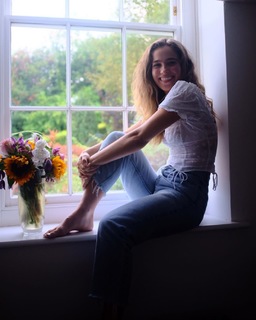 Haley Lu Richardson feet photo thumbnail