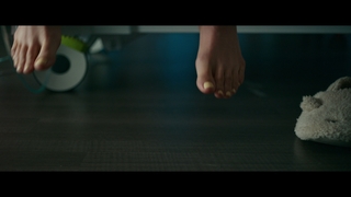 Haley Lu Richardson feet photo thumbnail