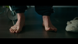 Haley Lu Richardson feet photo thumbnail