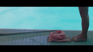 Haley Lu Richardson feet photo thumbnail
