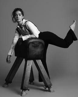 Haley Lu Richardson feet photo thumbnail