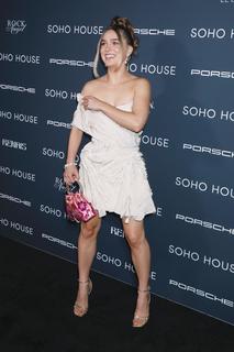 Haley Lu Richardson feet photo thumbnail