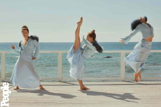 Haley Lu Richardson feet photo thumbnail